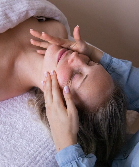 Massage facio-crânien